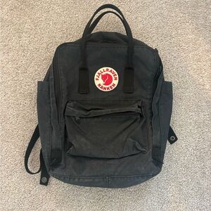Fjallraven Kånken Charcoal Backpack